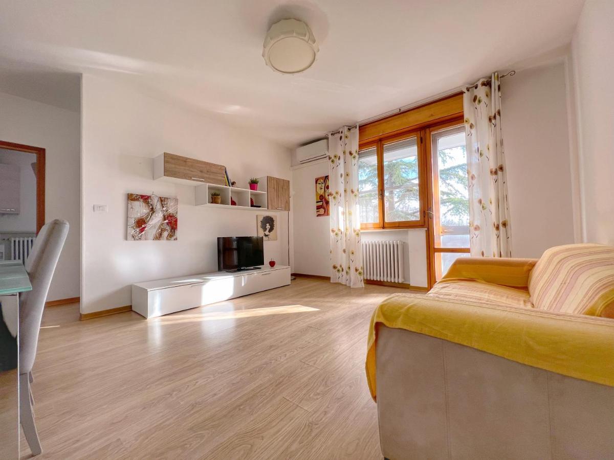 Lovely Apartment A Due Passi Dal Mare Rimini Extérieur photo